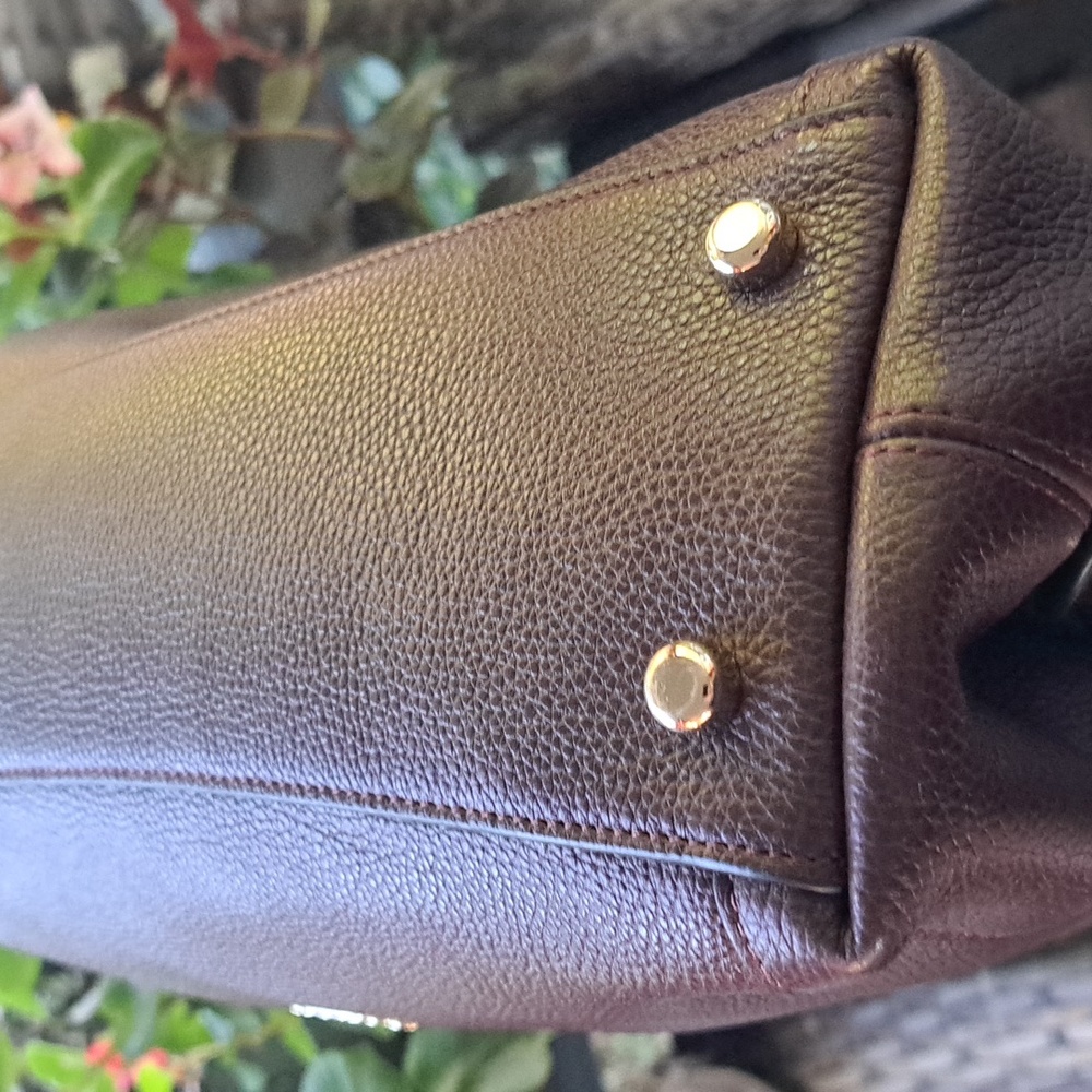 NEW COACH EDIE 31 Turnlock Burgundy, Oxblood Pebble Leather Shoulder - Picture 8 of 16